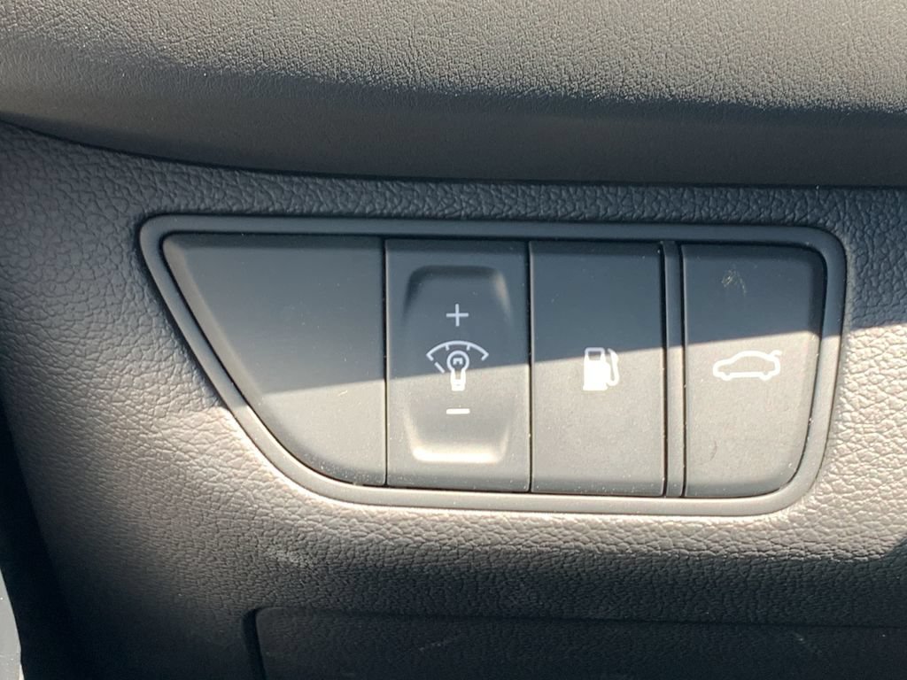 Certified 2026 Genesis G70 2.5T RWD image 29