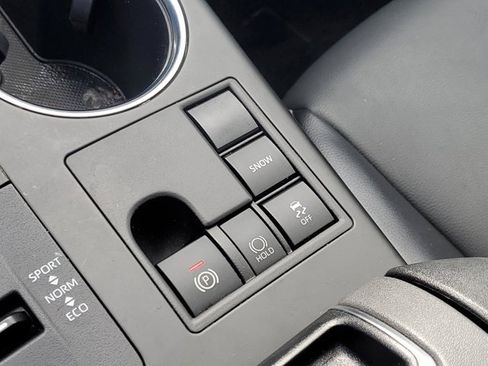 Used 2023 Toyota Highlander XLE image 31