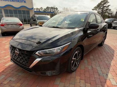 Used 2025 Nissan Sentra SV image 4