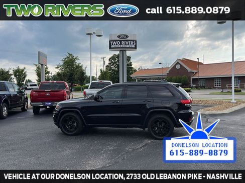 Used 2018 Jeep Grand Cherokee Laredo AWD/4WD image 48