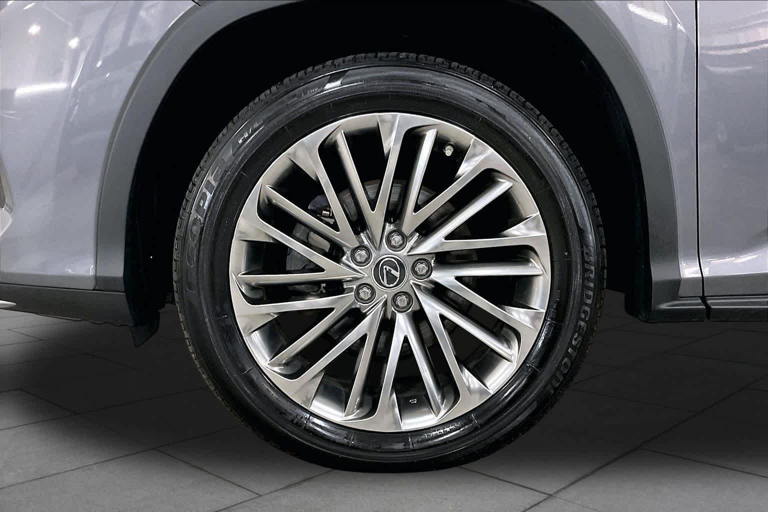 Used 2022 Lexus RX 450h AWD w/ Luxury Package image 11