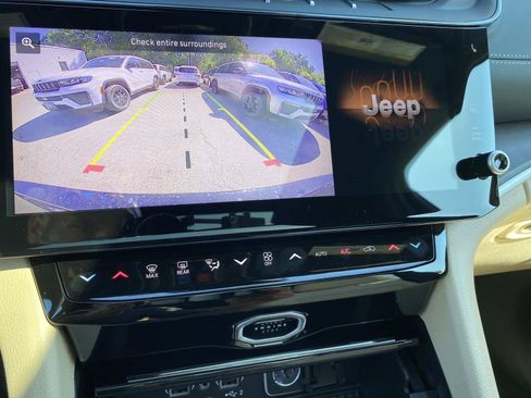 New 2027 Jeep Grand Cherokee L Limited AWD/4WD image 13