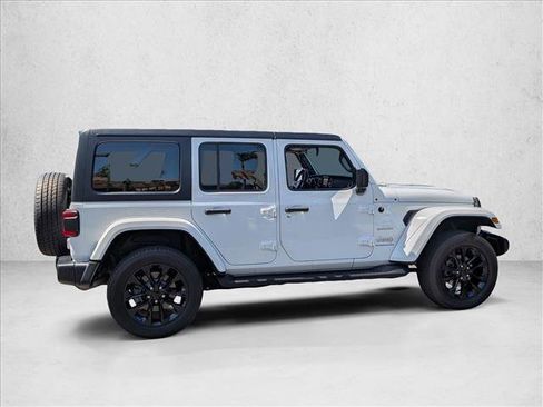 Used 2023 Jeep Wrangler Unlimited Sahara w/ Cold Weather Group AWD/4WD image 4