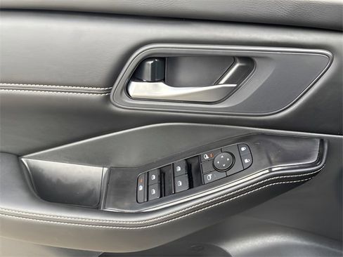 Used 2026 Nissan Rogue SV w/ SV Premium Package image 22