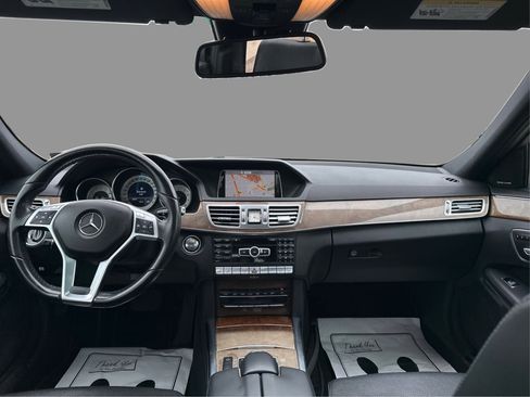 Used 2014 Mercedes-Benz E 550 Sport image 30