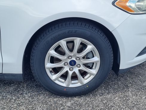 Used 2015 Ford Fusion S FWD image 9