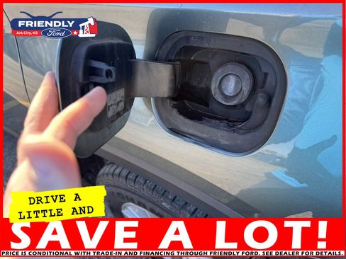 Used 2022 Chevrolet Traverse LT image 18