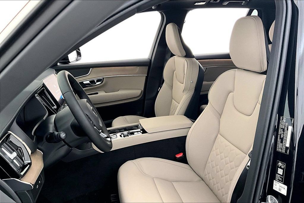New 2026 Volvo XC90 T8 Core w/ Protection Package Premier AWD/4WD image 31