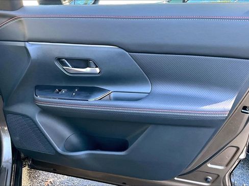 Used 2025 Nissan Kicks SR image 23