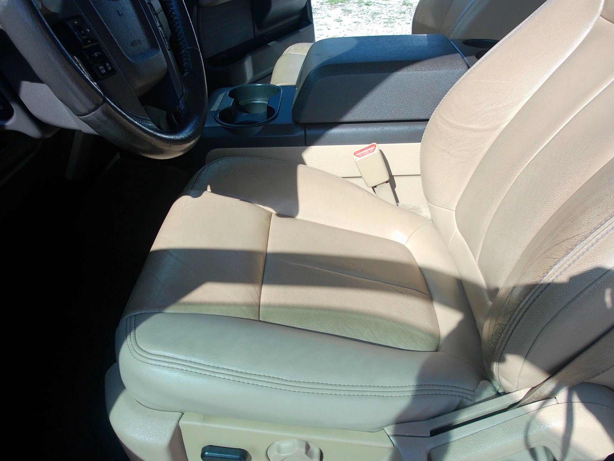 Used 2014 Ford F150 XLT w/ Equipment Group 302A Luxury RWD image 12