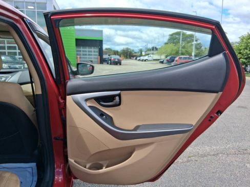 Used 2013 Hyundai Elantra GLS FWD image 8