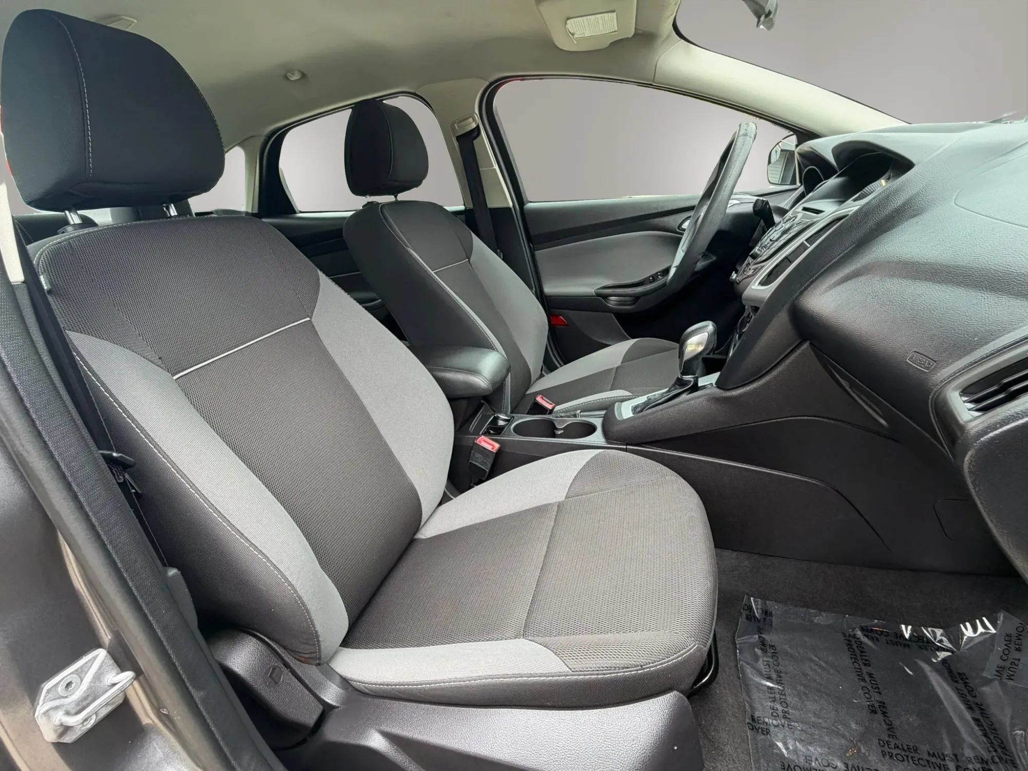 Used 2014 Ford Focus SE FWD image 32