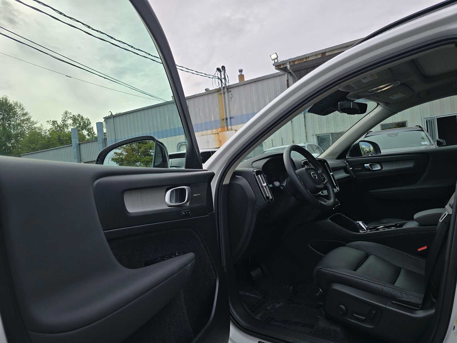 Used 2026 Volvo XC40 B5 Ultra w/ Climate Package AWD/4WD image 20