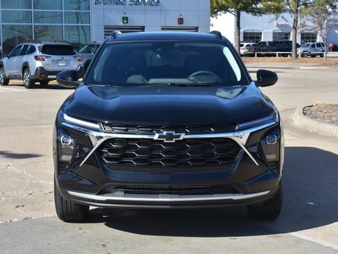 New 2026 Chevrolet Trax LT image 2