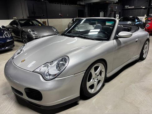 Used 2004 Porsche 911 Carrera 4S AWD/4WD image 3