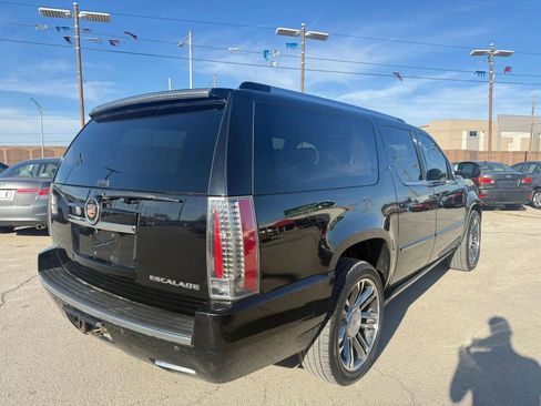 Used 2012 Cadillac Escalade ESV Premium image 5