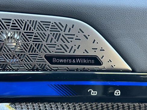 Used 2025 BMW M5 w/ Carbon Package image 21