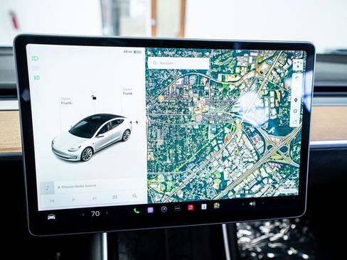 Used 2018 Tesla Model 3 Long Range image 37