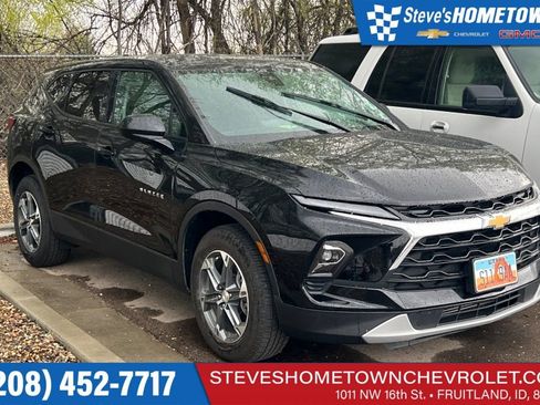 Used 2025 Chevrolet Blazer LT image 1