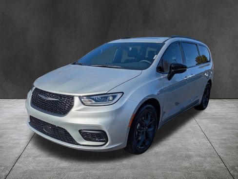 New 2026 Chrysler Pacifica Select image 8