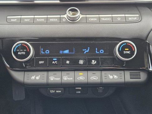 New 2025 Hyundai Elantra Limited image 13