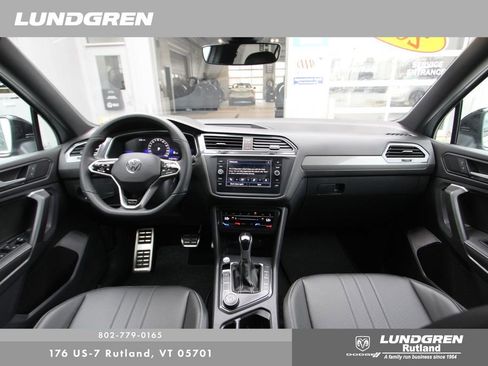 Used 2023 Volkswagen Tiguan SE R-Line image 6