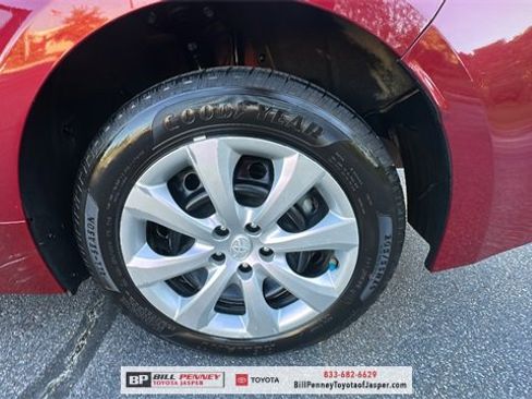 Used 2023 Toyota Corolla LE image 18