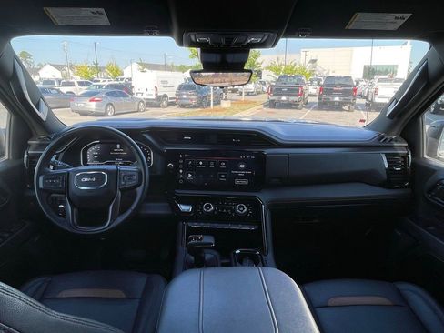 Used 2023 GMC Sierra 1500 AT4 w/ AT4 Premium Package AWD/4WD image 14