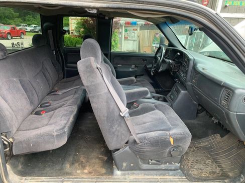 Used 2000 Chevrolet Silverado 2500 LS w/ Snow Plow Prep Pkg image 11