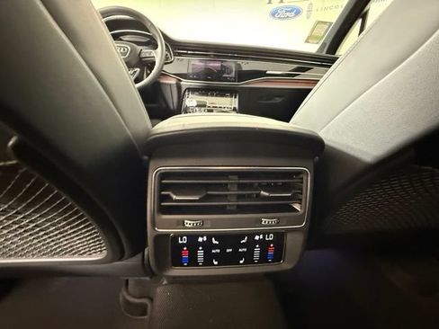Used 2025 Audi SQ7 Prestige AWD/4WD image 34