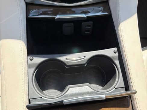 Used 2020 Cadillac Escalade Luxury AWD/4WD image 20