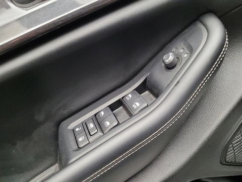 Used 2023 Jeep Grand Cherokee Laredo RWD image 27