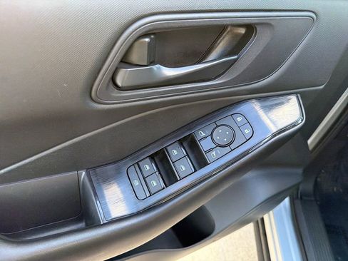 Used 2024 Nissan Rogue S FWD image 15