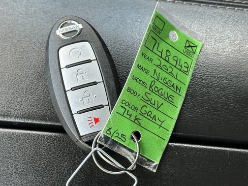 Used 2021 Nissan Rogue SV image 49