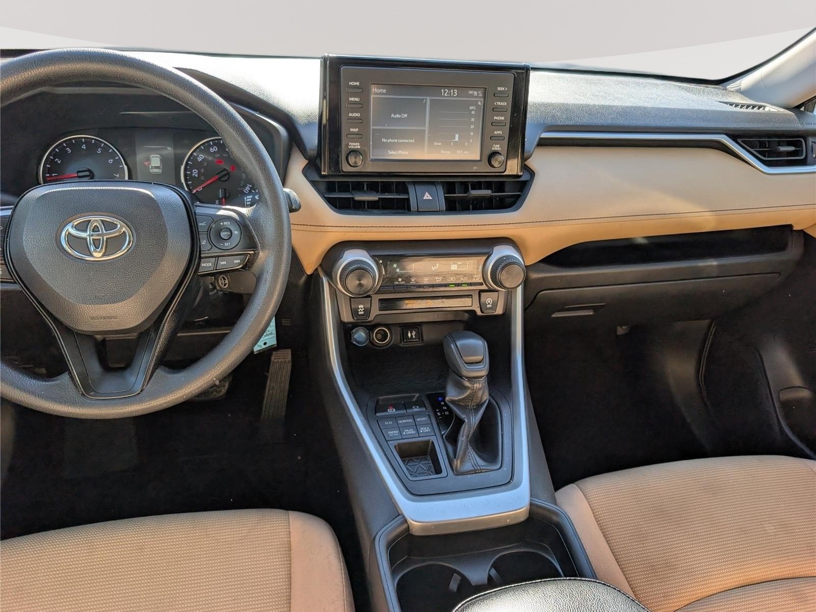 Used 2019 Toyota RAV4 LE w/ Carpet Mat Package AWD/4WD image 18