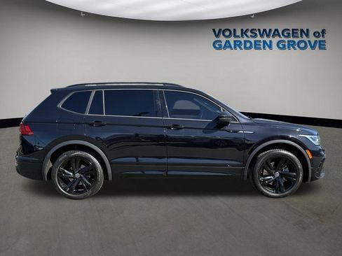 Used 2023 Volkswagen Tiguan SE R-Line image 8