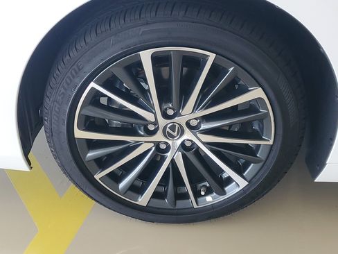 Used 2025 Lexus ES 350 w/ Premium Package image 7