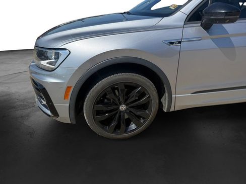 Used 2021 Volkswagen Tiguan SE R-Line FWD image 9