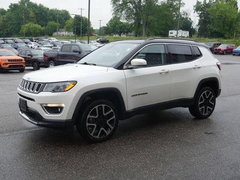 Used 2018 Jeep Compass Limited w/ Navigation Group AWD/4WD image 2