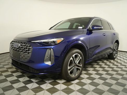Used 2025 Audi Q5 Premium AWD/4WD image 7