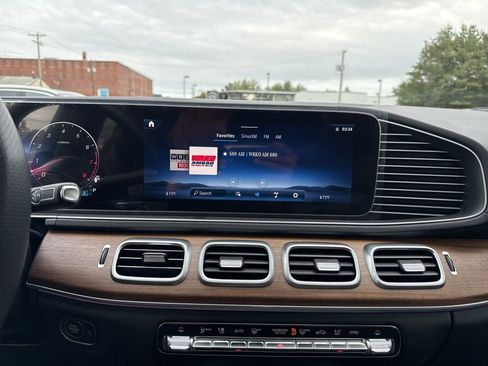 Certified 2025 Mercedes-Benz GLS 450 4MATIC image 36