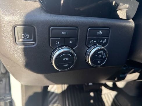 Used 2024 GMC Sierra 1500 Elevation image 11