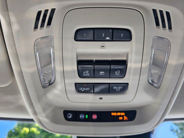 Used 2023 Buick Envision Avenir AWD/4WD image 42