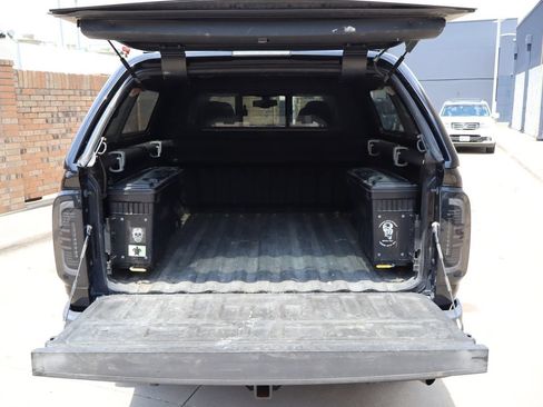 Used 2016 GMC Canyon SLE w/ All Terrain Package AWD/4WD image 28