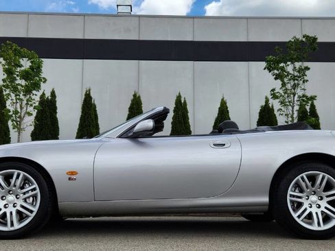 Used 2004 Jaguar XK8 Convertible image 2