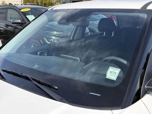 Used 2025 Hyundai Venue SE FWD image 35