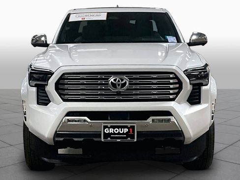 Used 2025 Toyota Tacoma Limited AWD/4WD image 4