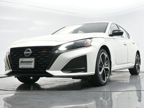 Used 2023 Nissan Altima 2.5 SR AWD/4WD image 42