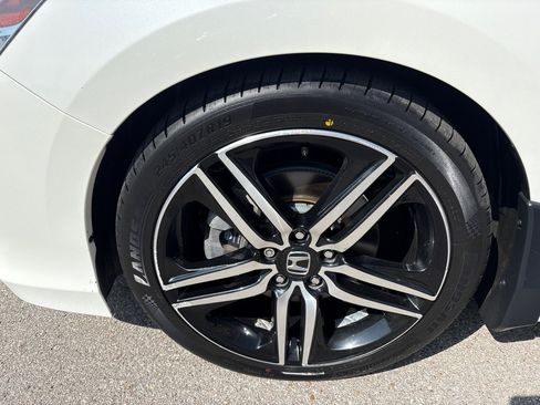 Used 2016 Honda Accord Touring image 9
