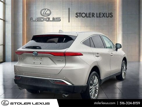 Used 2023 Toyota Venza Limited image 8